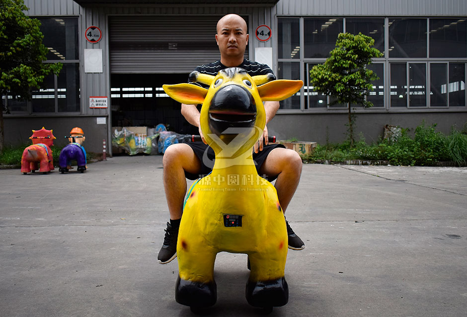 小鹿電動(dòng)車，小鹿童車，商場騎的小鹿